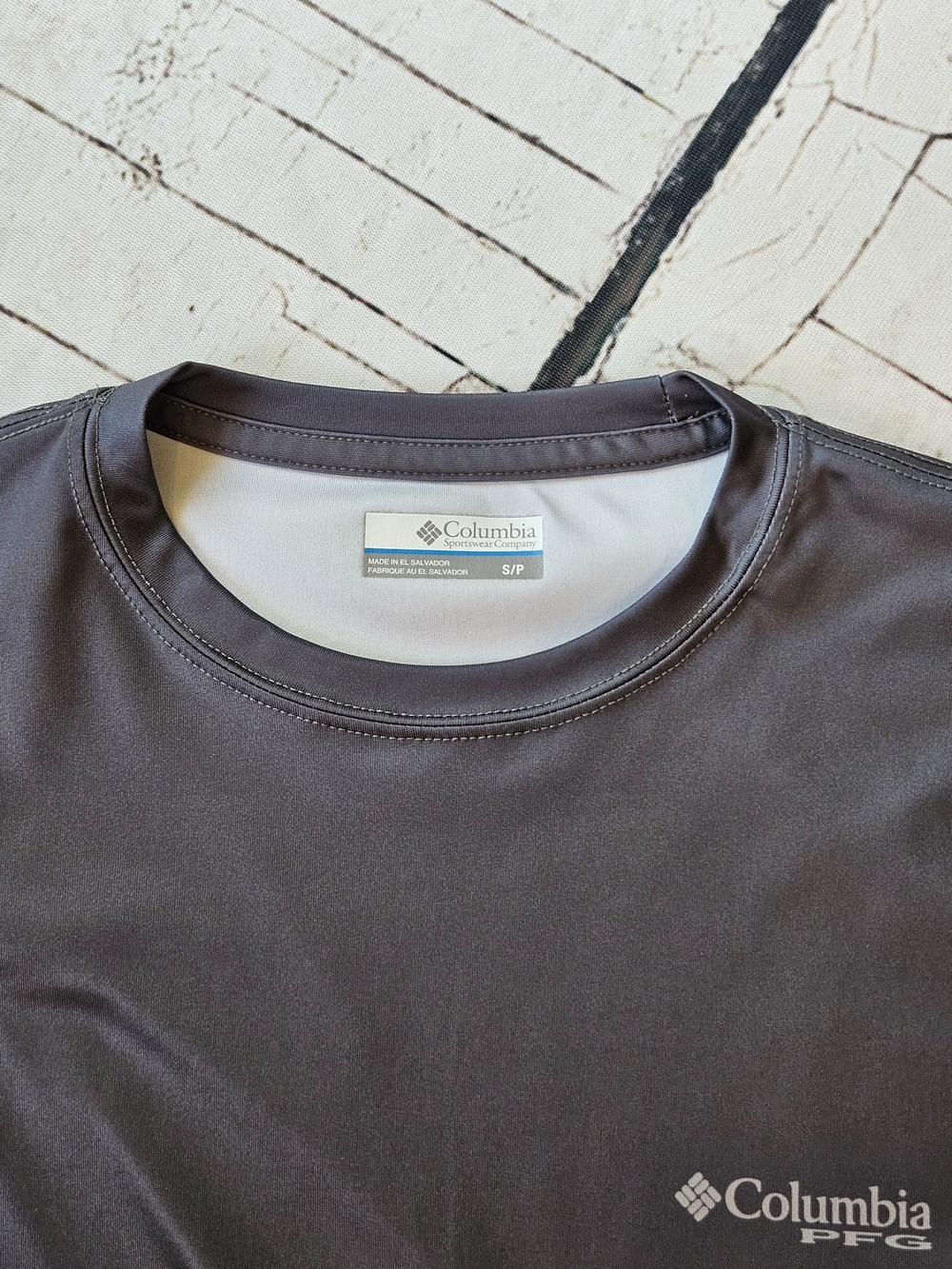 Columbia PFG Grey Trout Triangle Graphic Sun Shirt S - Picture 7 of 8